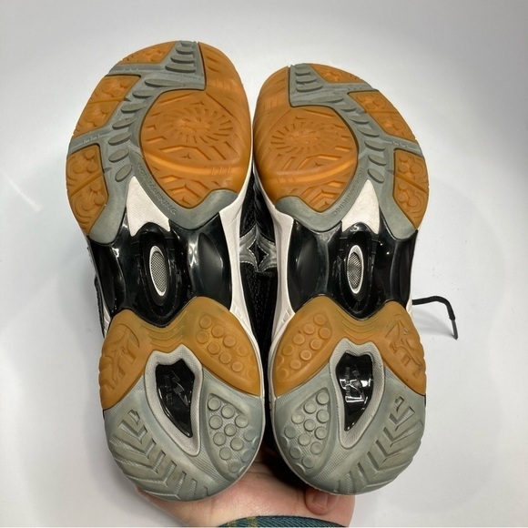 Mizuno wave hurricane sneakers size 7.5 - Picture 7 of 9